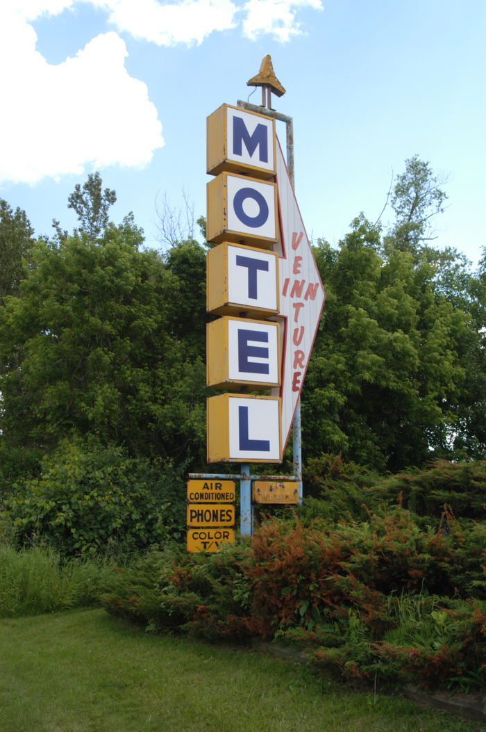 Opsals Venture Inn Motel - Street View (newer photo)